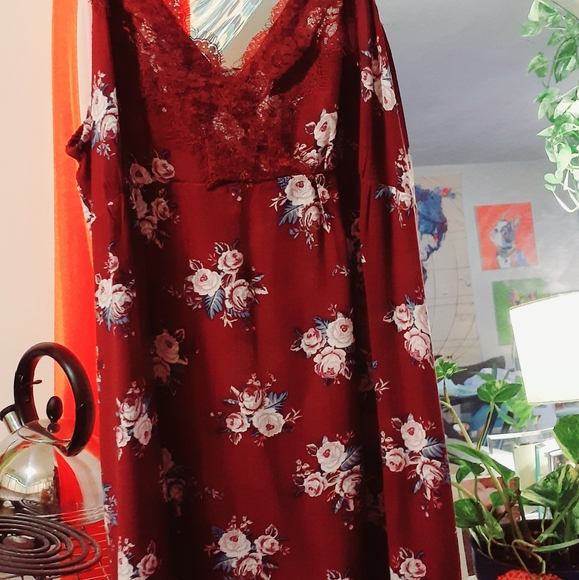 Top/Lingerie - Picture 2 of 10